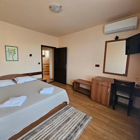 Panorama Family Hotel 3*